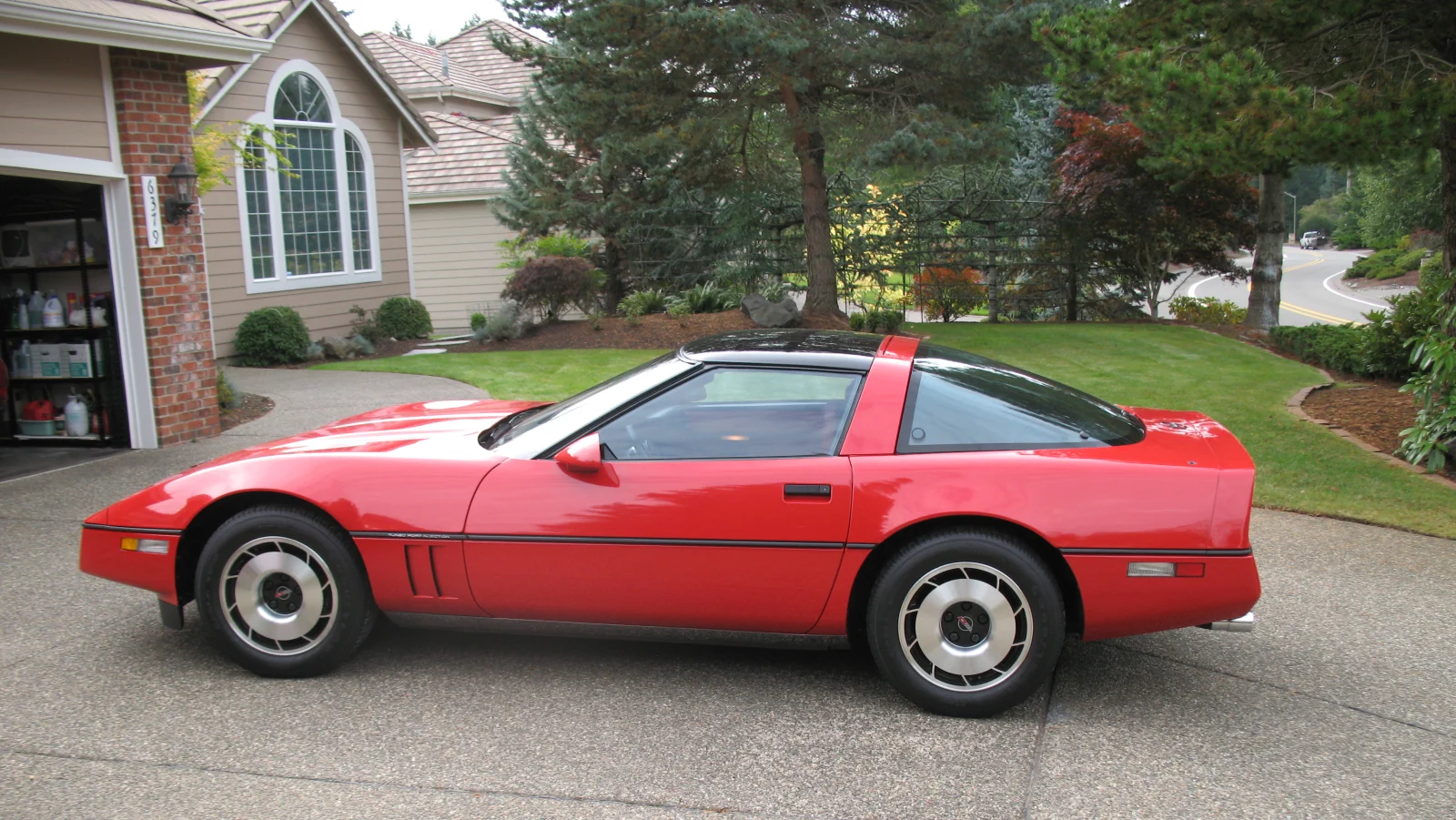 Click to Enlarge-Esc to Close Corvette Generations/C4/C4 1985 Red Z51-4.webp